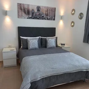 Sunnydaze Apartment Tias